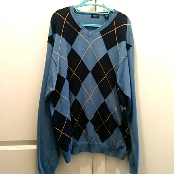 Beautiful sweater - Picture 1 of 5